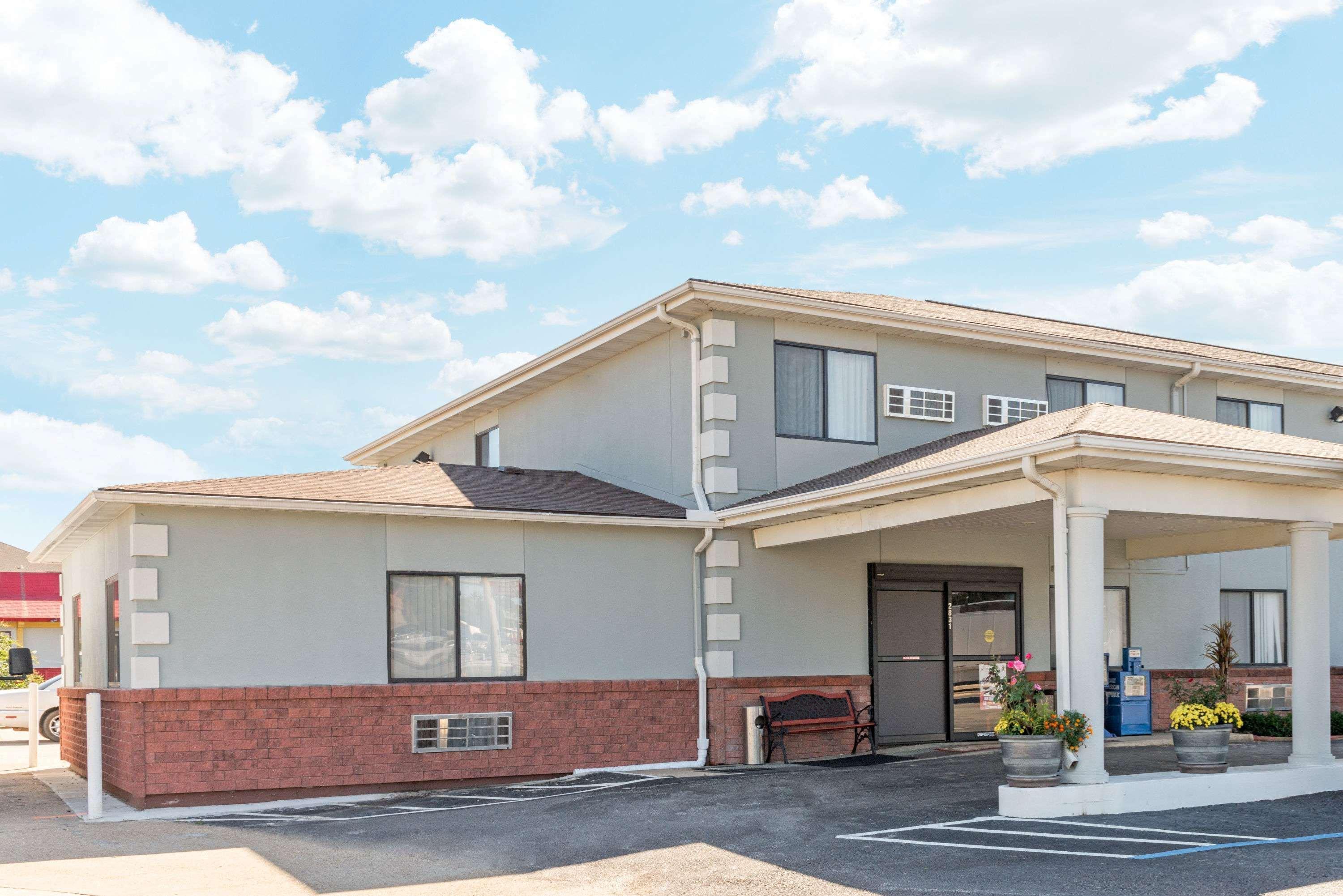 Готель Super 8 By Wyndham Poplar Bluff Missouri Екстер'єр фото