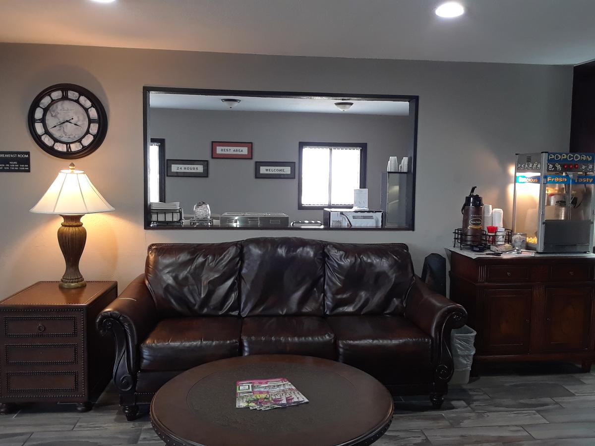 Готель Super 8 By Wyndham Poplar Bluff Missouri Екстер'єр фото