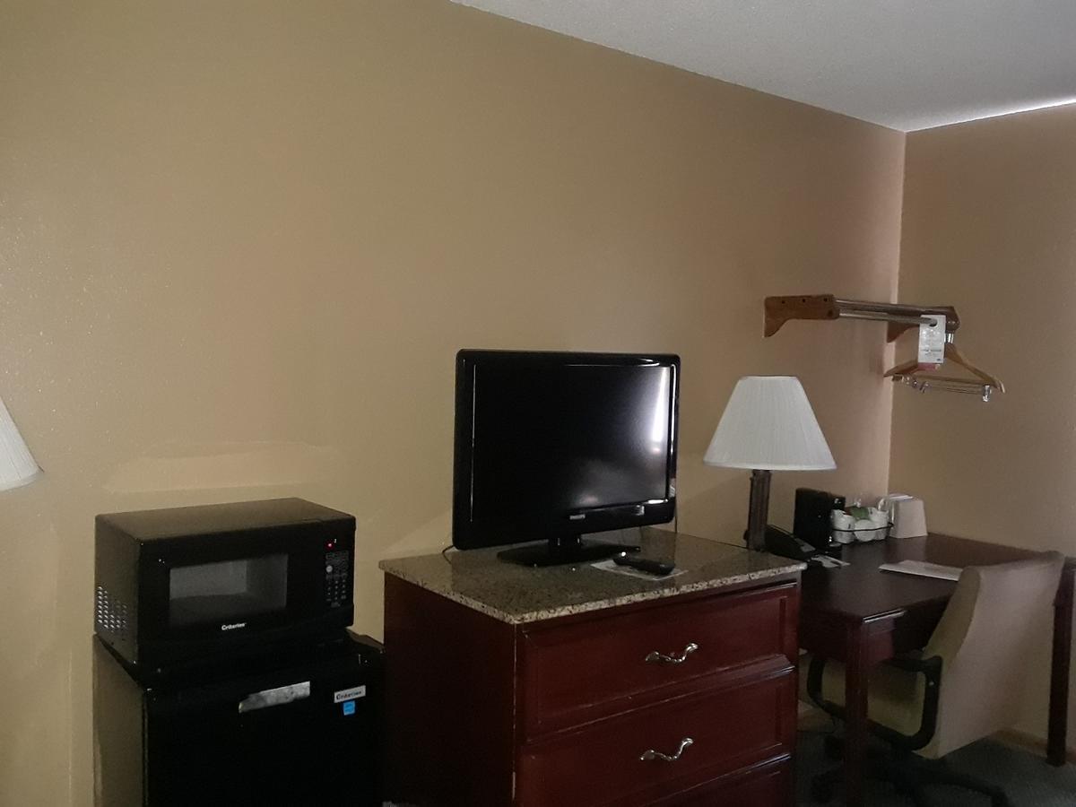 Готель Super 8 By Wyndham Poplar Bluff Missouri Екстер'єр фото